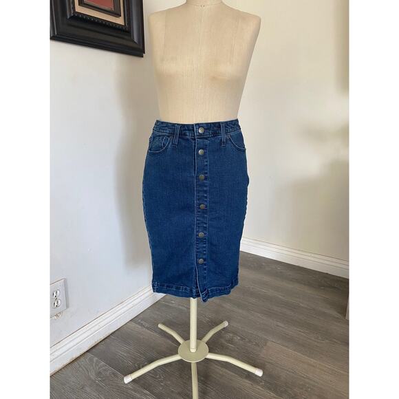 Universal Thread Women's Blue Button Down Pencil Denim Skirt Size 2/26 - Picture 1 of 7